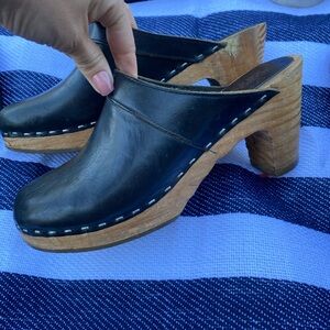 Clogs, black and wood. Size 6 - 6.5